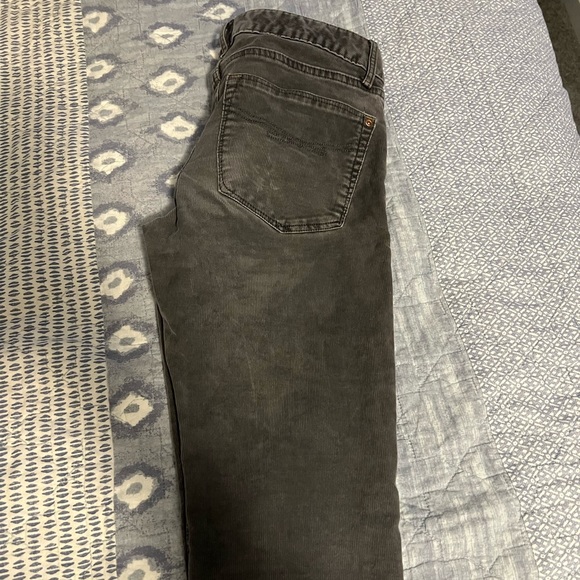 Mid rise grey Gap corduroys size 27/4 - Picture 1 of 3